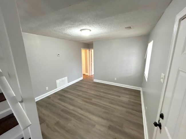 Building Photo - 2389 Scaper St