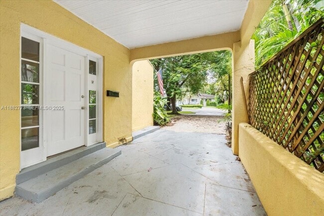 Building Photo - 34 SW 18th Rd