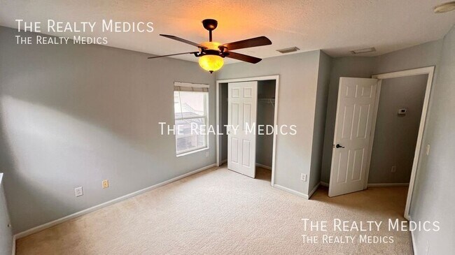 Building Photo - 10319 Willow Ridge Loop