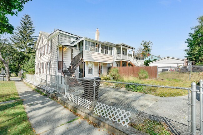 Primary Photo - 49 Delafield St