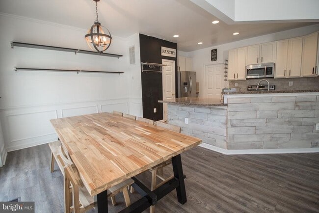 Building Photo - 45567 Bethson St