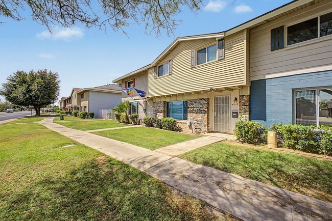 Building Photo - 4522 N 15th Ave