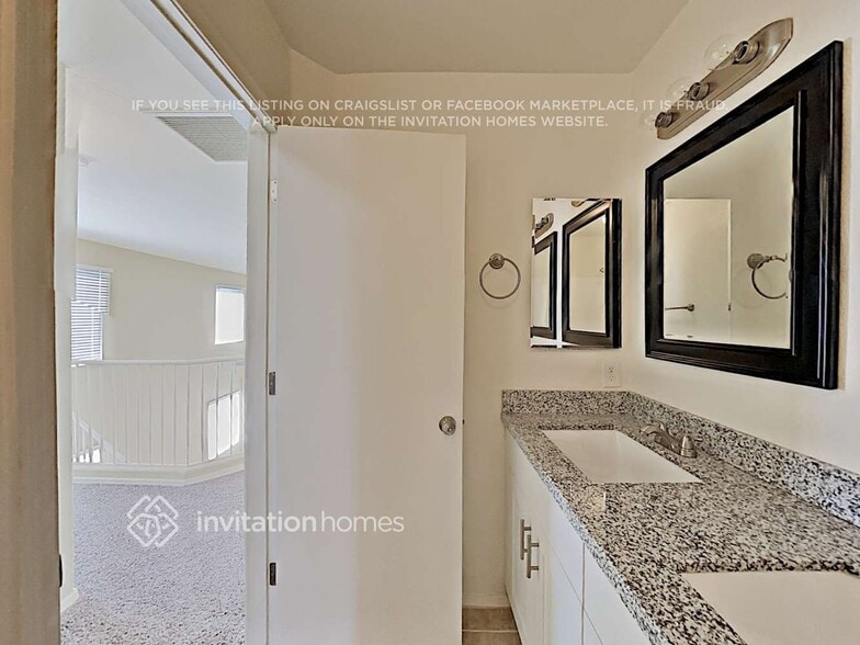 Building Photo - 7436 W Crest Ln