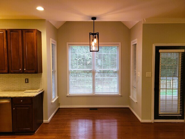 Building Photo - Large contemporary in Birkdale Subdivision...