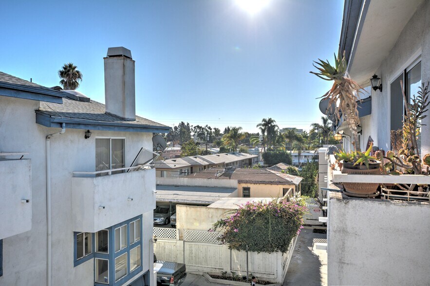 Building Photo - 534 Venice Way