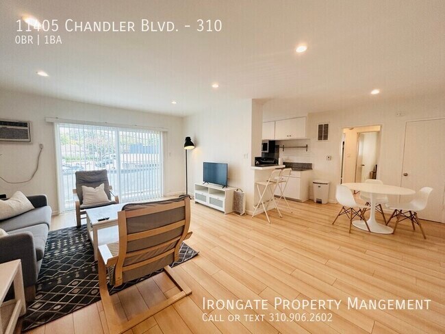Building Photo - 11405 Chandler Blvd
