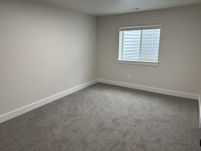 Building Photo - 2237 W 1370 N