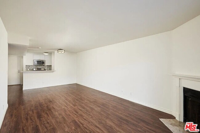 Building Photo - 909 Croft Ave