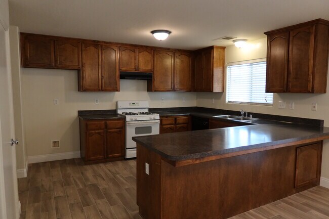 Building Photo - 305 Alysheba Dr