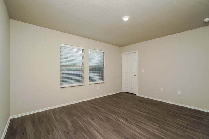 Building Photo - 7523 Whispine