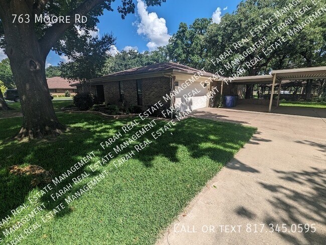 Building Photo - 763 Moore Rd