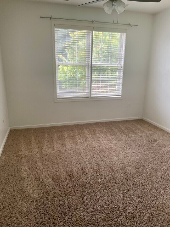 Building Photo - 103 Mummert Cir