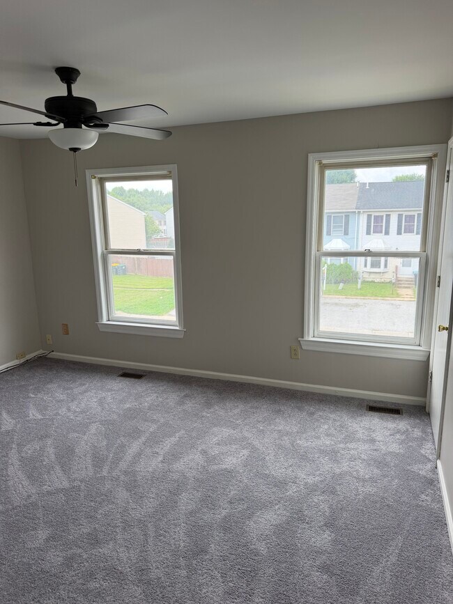 Building Photo - 120 Whitburn Pl