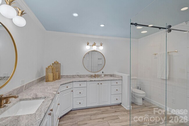 Building Photo - 18026 Whispering Oaks Dr