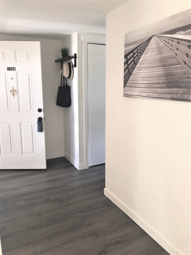 Building Photo - 1366 Orleans St