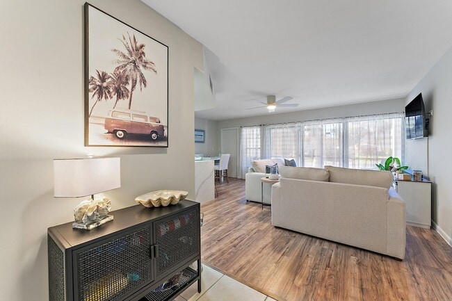 Building Photo - 1605 S US Hwy 1