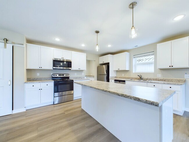 Building Photo - Luxury Living in This Newly Built 3 BR 2 B...