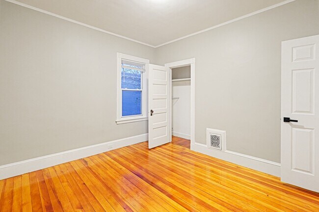 Building Photo - 381 Adams St