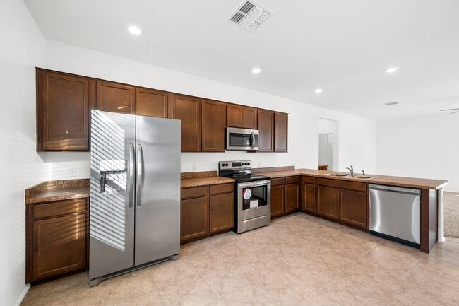 Building Photo - 6321 S Crescent Peak Dr