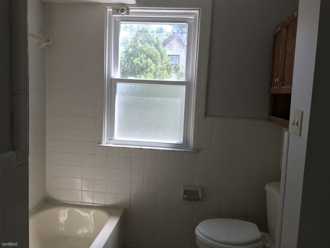 Building Photo - 5 br, 2 bath House - 926 E Coy Ave