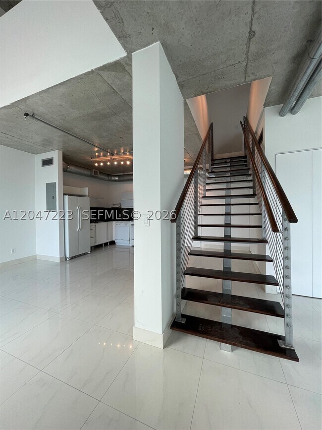 Building Photo - 690 SW 1st Ct
