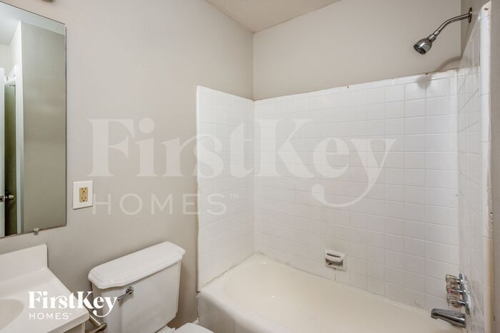Building Photo - 129 Briar Grove Dr