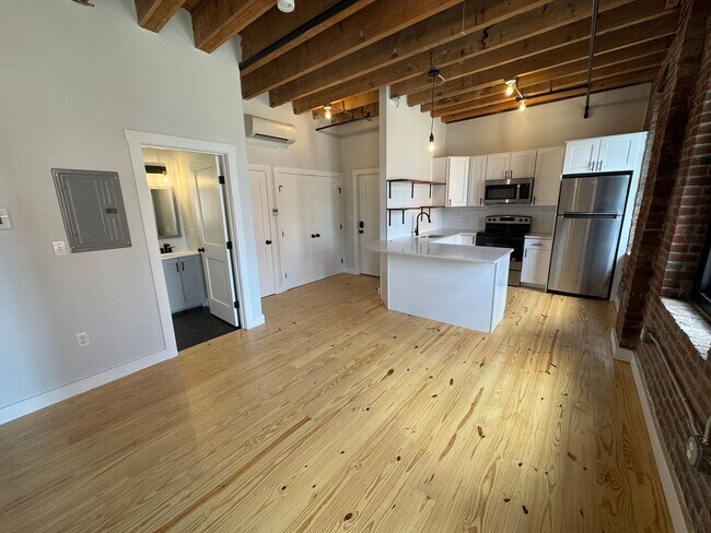 Building Photo - 45 Wingate St