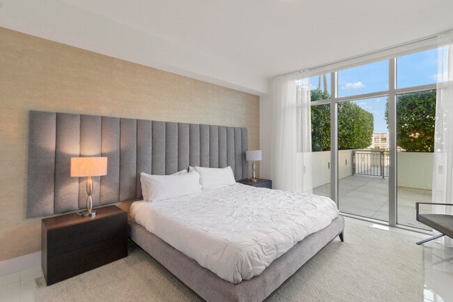 Building Photo - 300 Sunny Isles Blvd