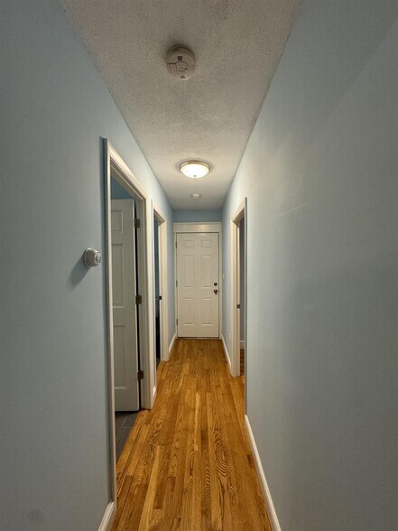 Building Photo - 68 Beacon St