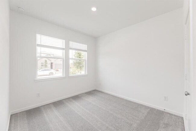 Building Photo - 9711 Burlington Bristol Dr