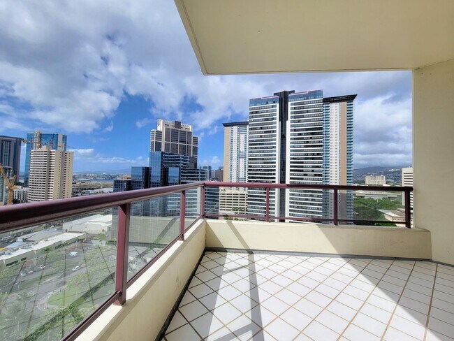 Building Photo - 725 Kapiolani Blvd
