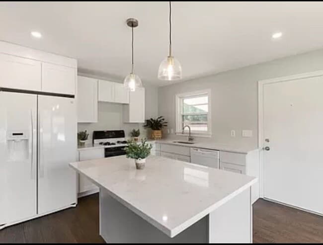 Building Photo - 3 Bedroom 2 Bath House in Memminger Hall - West Ashley