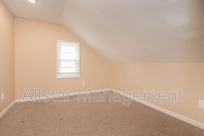 Building Photo - 7508 Theota Ave