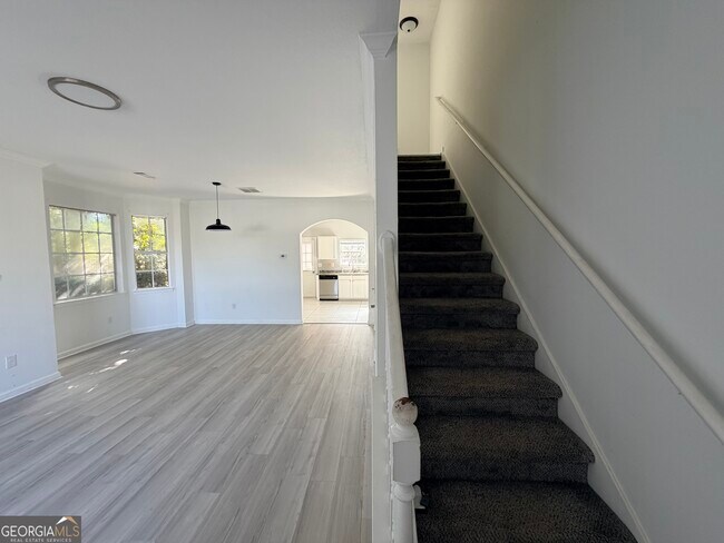 Building Photo - 379 Pine Hill Pl