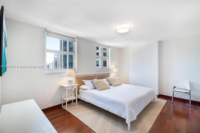 Building Photo - 1200 Brickell Bay Dr