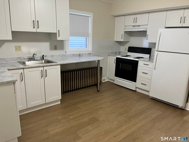 Building Photo - 17 Park Pl