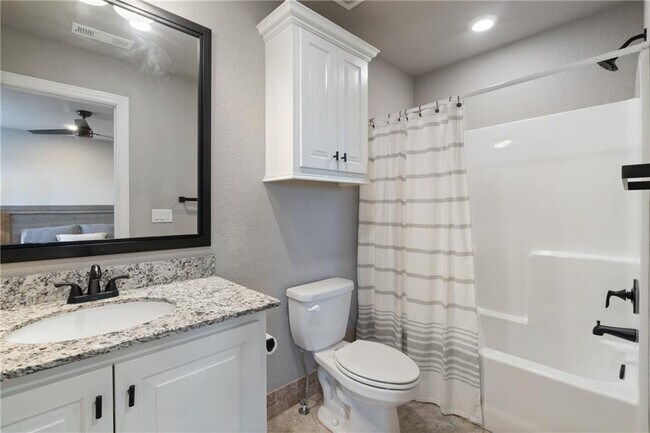 Building Photo - 5702 S 60th Pl