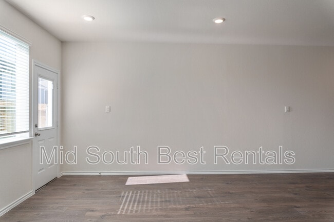 Building Photo - 311 Cedar Ct