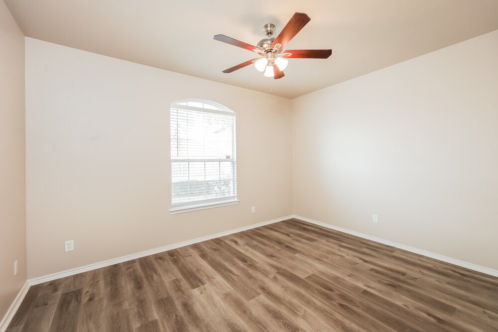 Building Photo - 11615 Tahoka Daisy