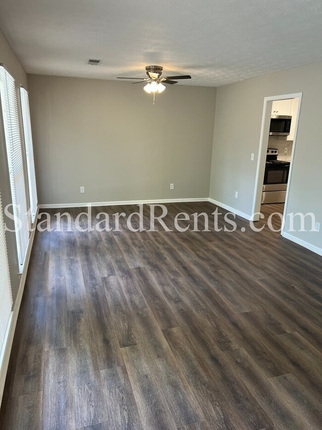 Building Photo - 4072 Plantation Dr