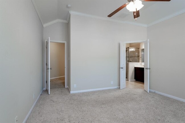 Building Photo - 13400 Briarwick Dr