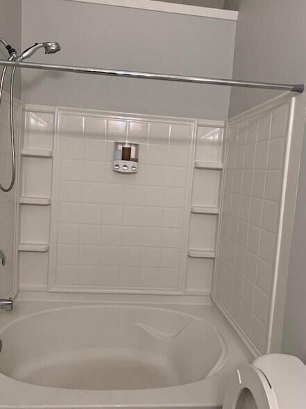 Building Photo - 1504 Cove Creek Cir