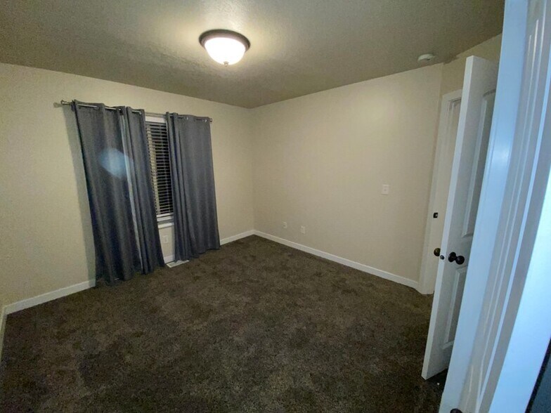 Building Photo - 2080 Evans Cove Loop