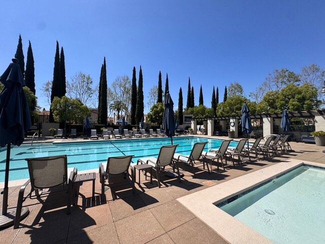 Building Photo - Single House Irvine