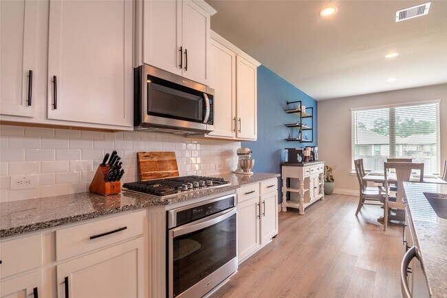 Building Photo - 31219 Gullwing Manor Dr