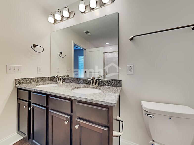 Building Photo - 297 Bering Ln