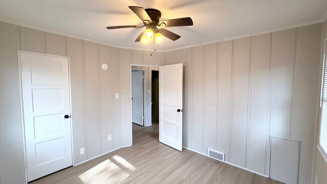 Building Photo - 1025 Covert Ave