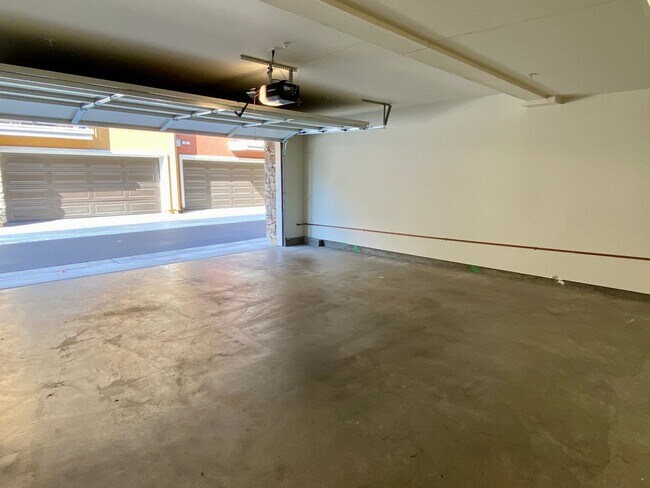 Building Photo - Beautiful 3 Bedroom 2.5 Bath Sunnyvale Vil...