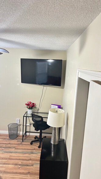 Building Photo - 11619 Wilkie Ave