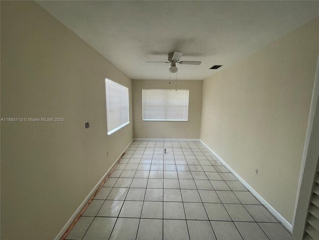 Building Photo - 6108 Cresthaven Ct